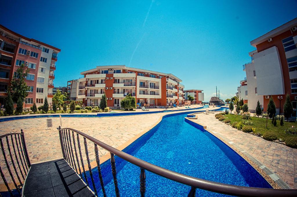Privilege Fort Beach - Menada Apartments Elenite Luaran gambar