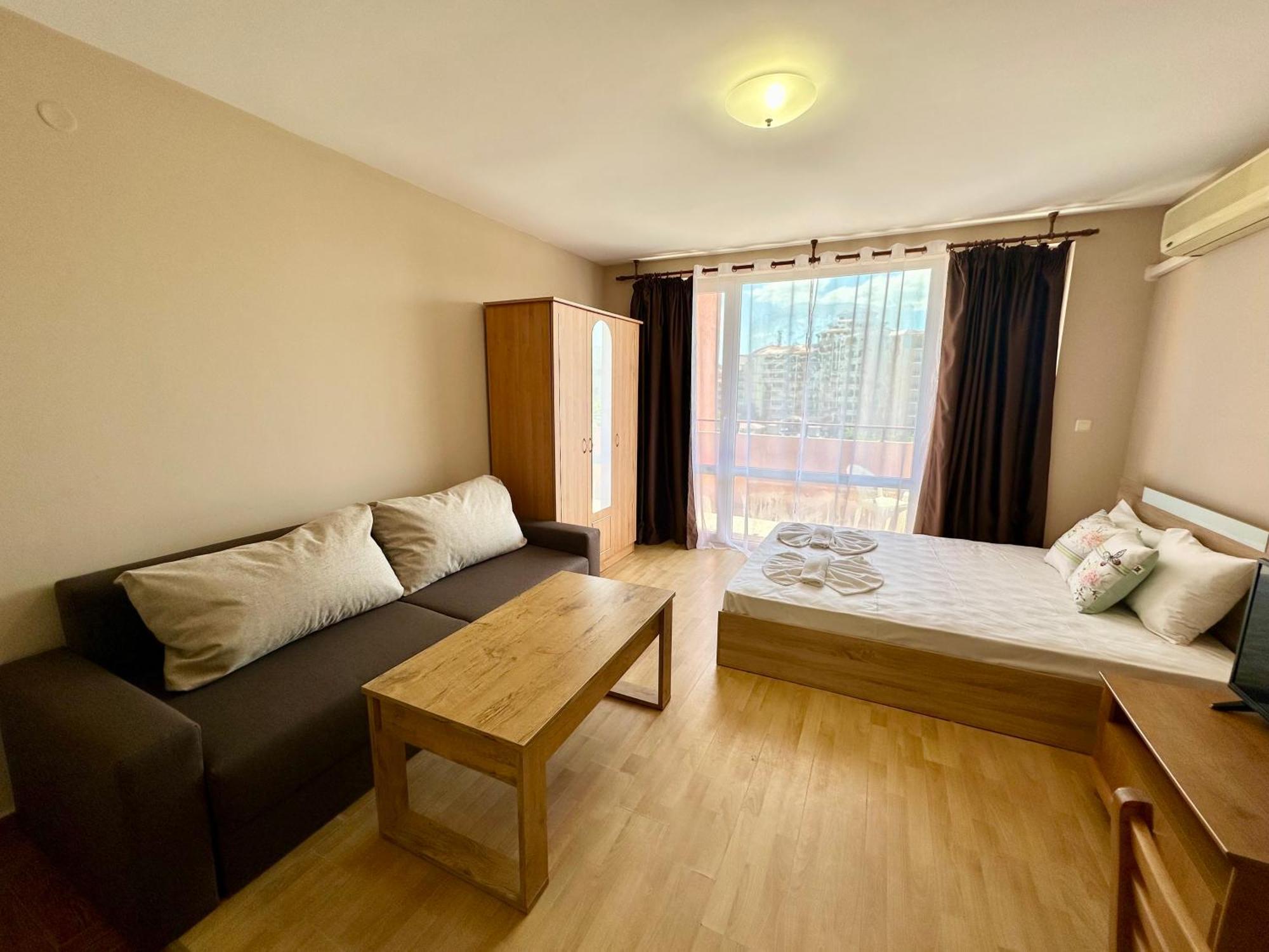 Privilege Fort Beach - Menada Apartments Elenite Luaran gambar