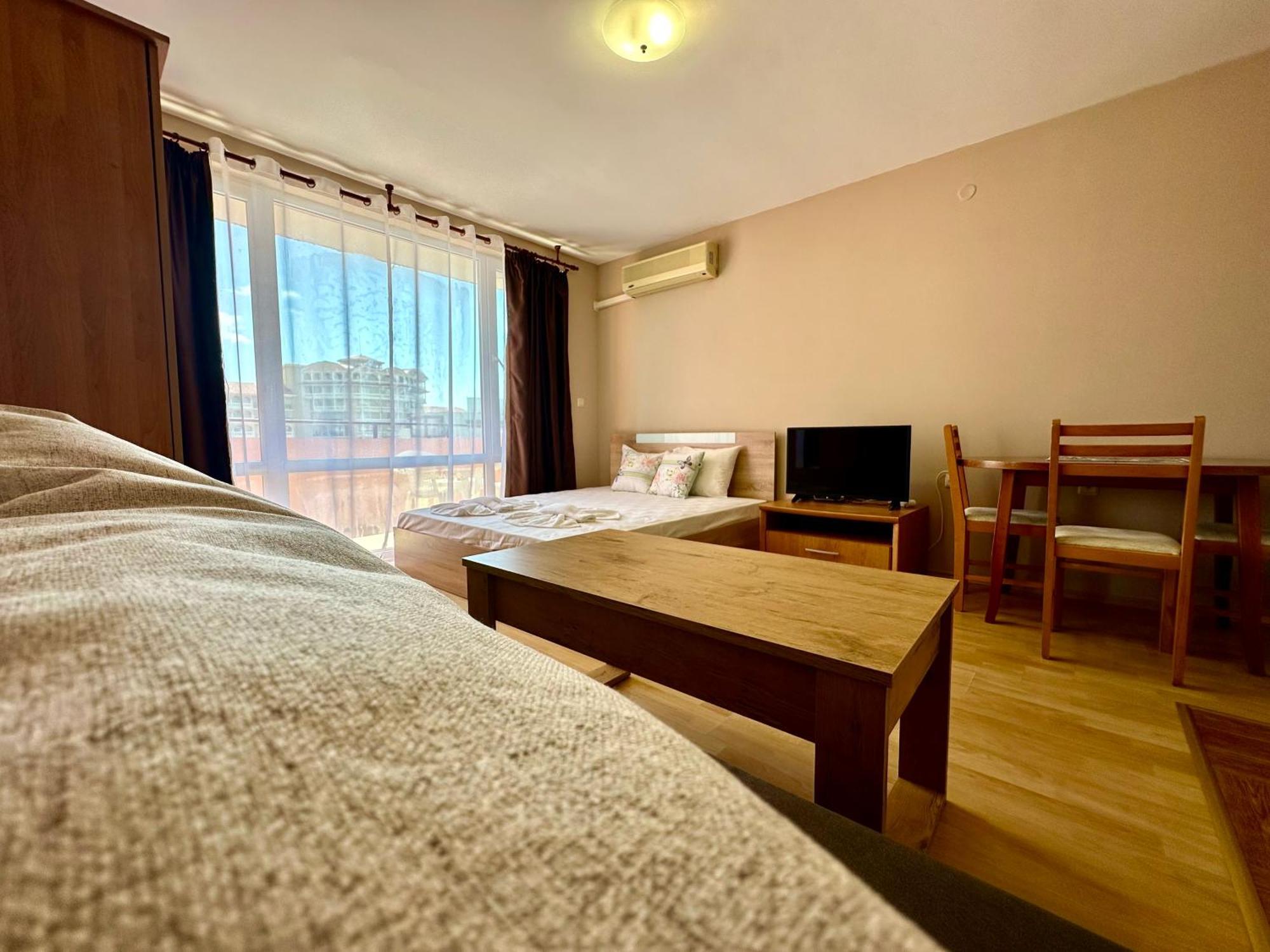 Privilege Fort Beach - Menada Apartments Elenite Luaran gambar