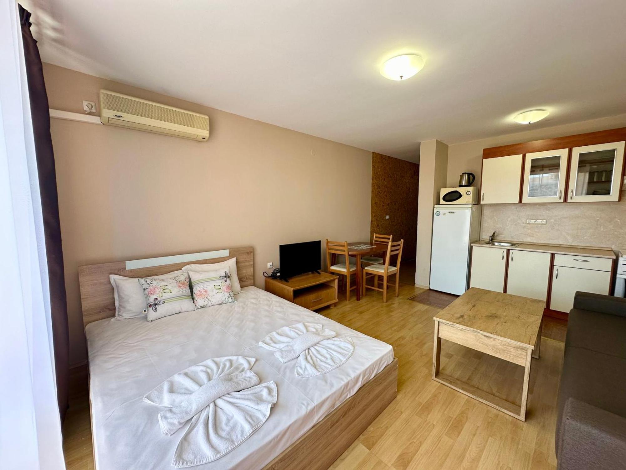 Privilege Fort Beach - Menada Apartments Elenite Luaran gambar
