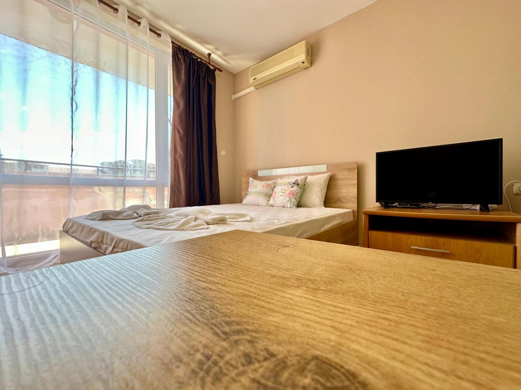 Privilege Fort Beach - Menada Apartments Elenite Luaran gambar
