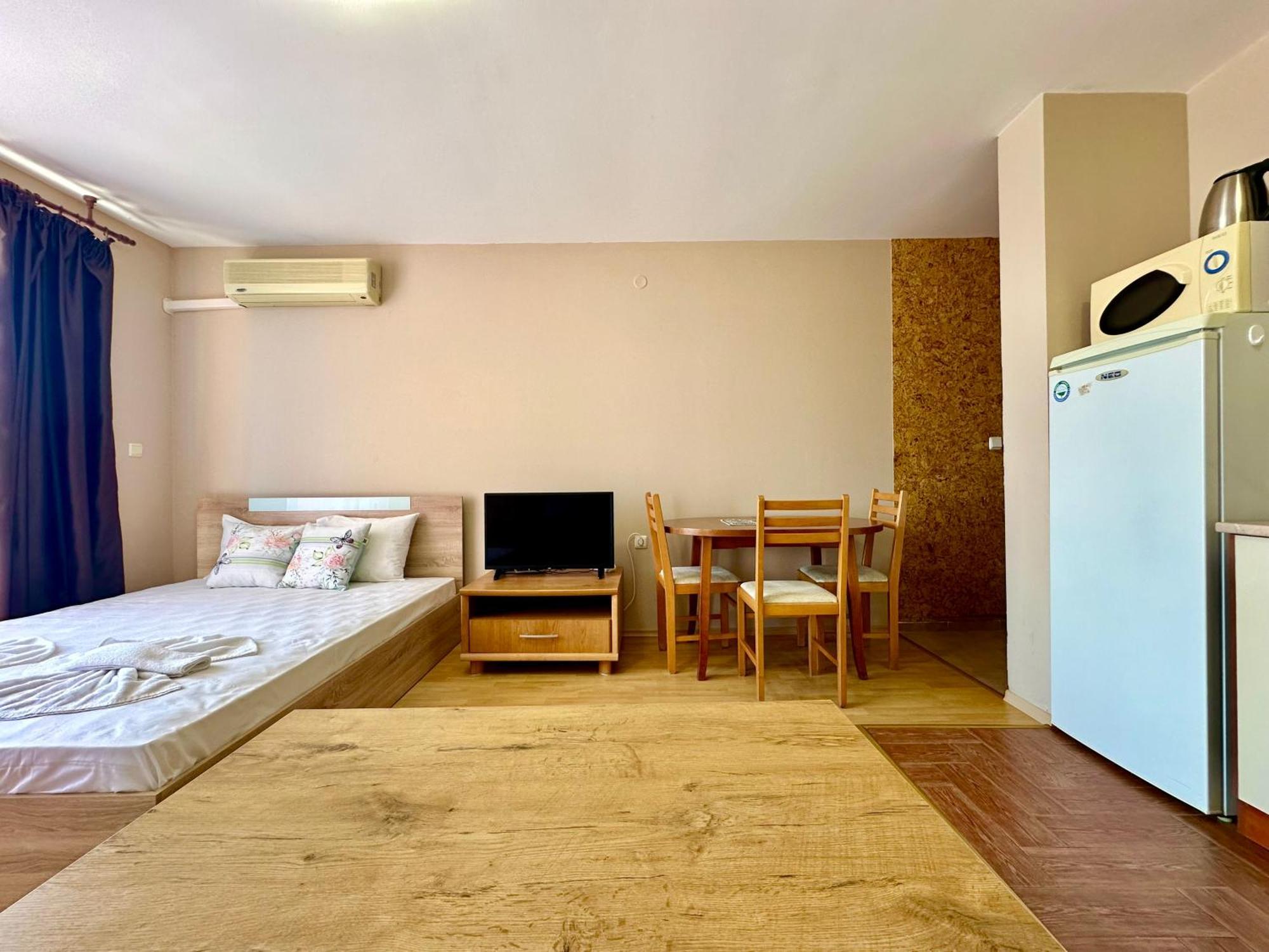 Privilege Fort Beach - Menada Apartments Elenite Luaran gambar