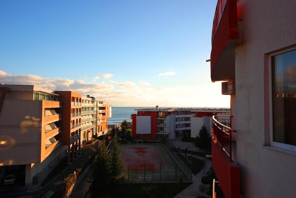 Privilege Fort Beach - Menada Apartments Elenite Bilik gambar