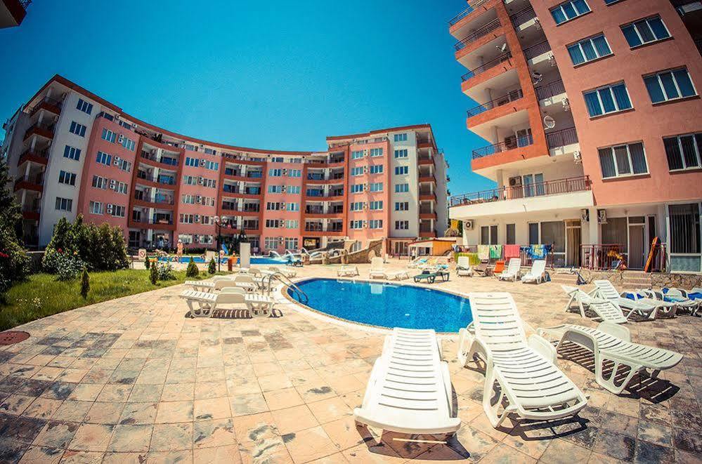 Privilege Fort Beach - Menada Apartments Elenite Luaran gambar
