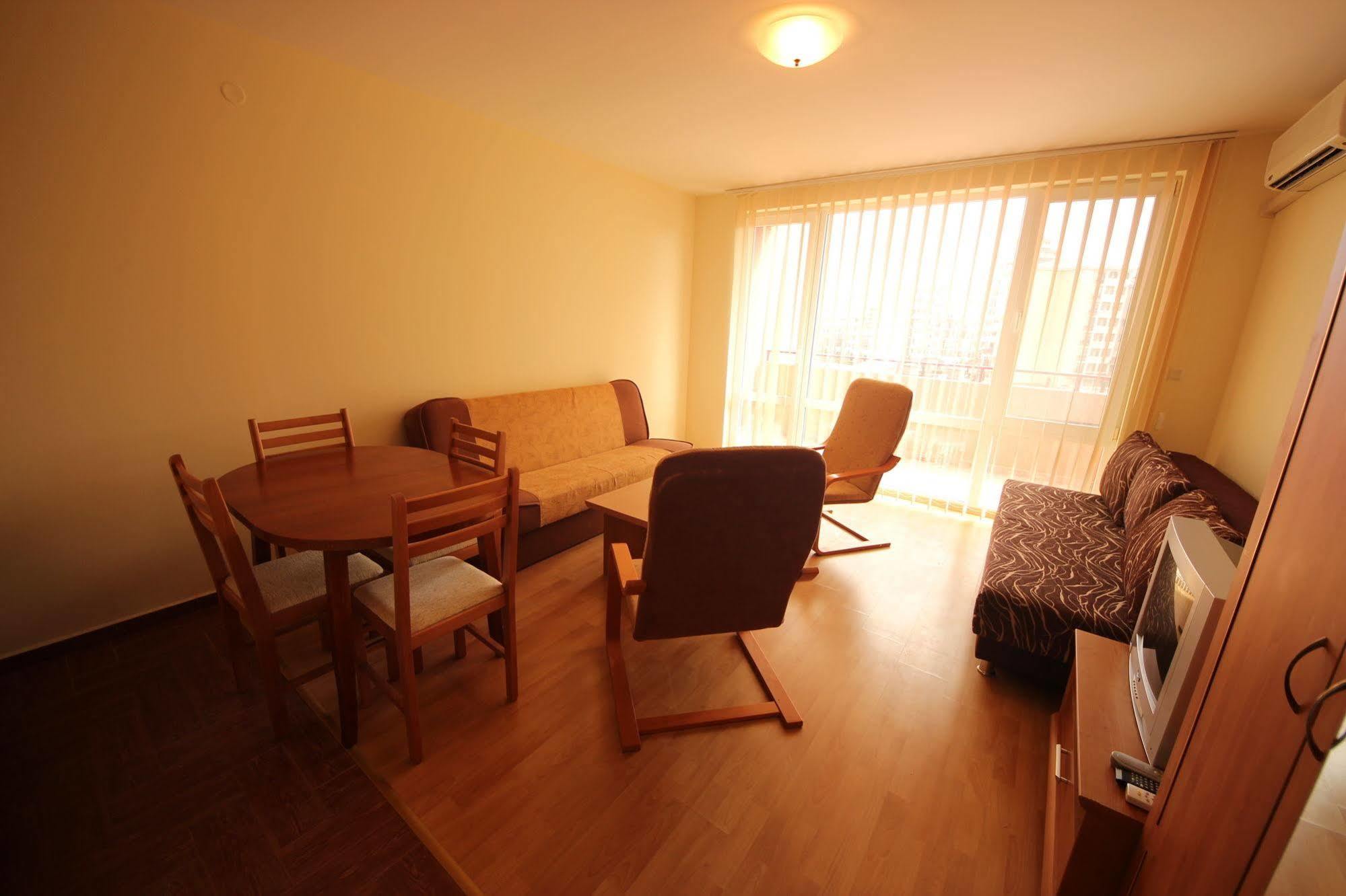 Privilege Fort Beach - Menada Apartments Elenite Luaran gambar
