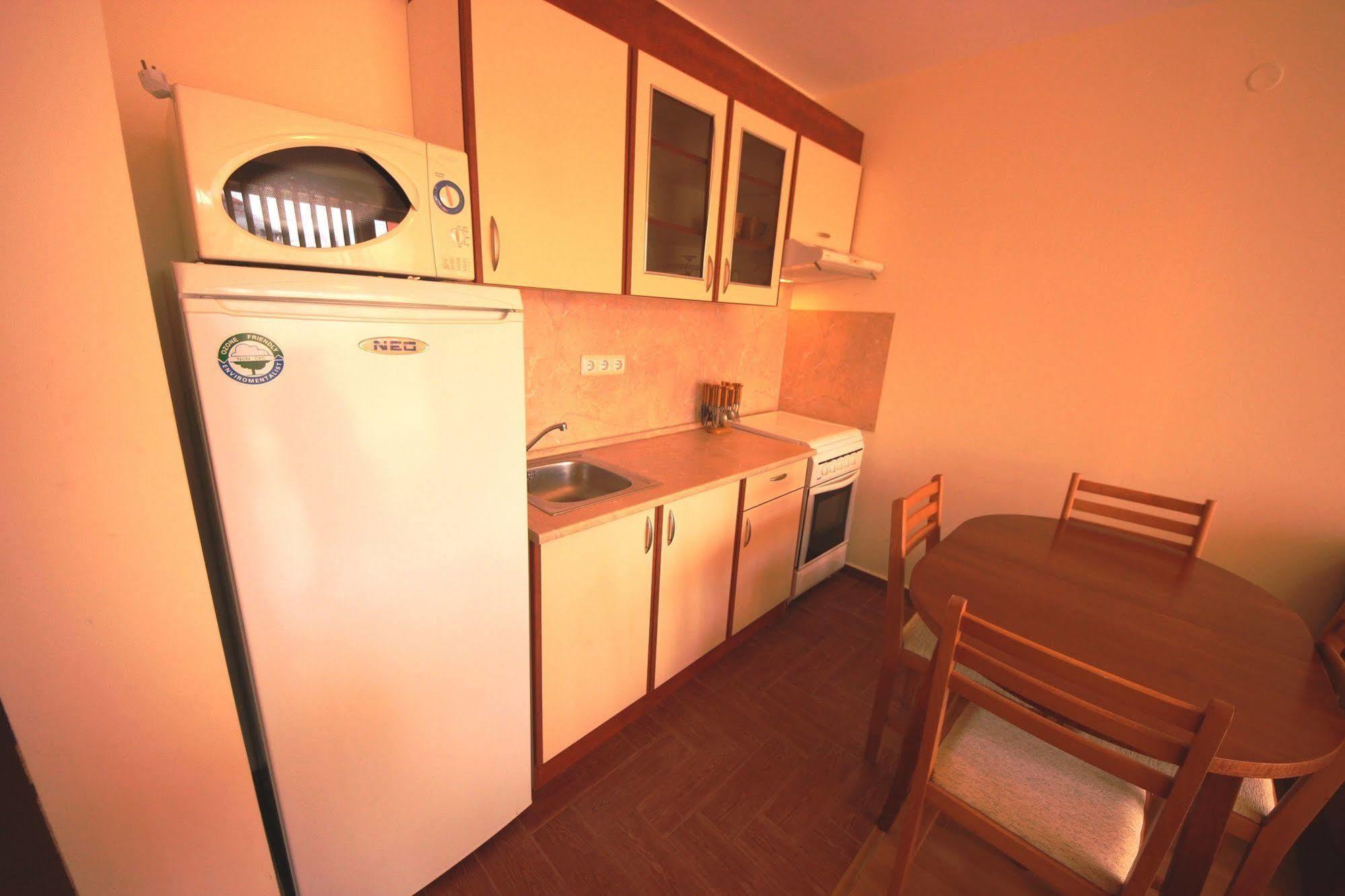 Privilege Fort Beach - Menada Apartments Elenite Luaran gambar